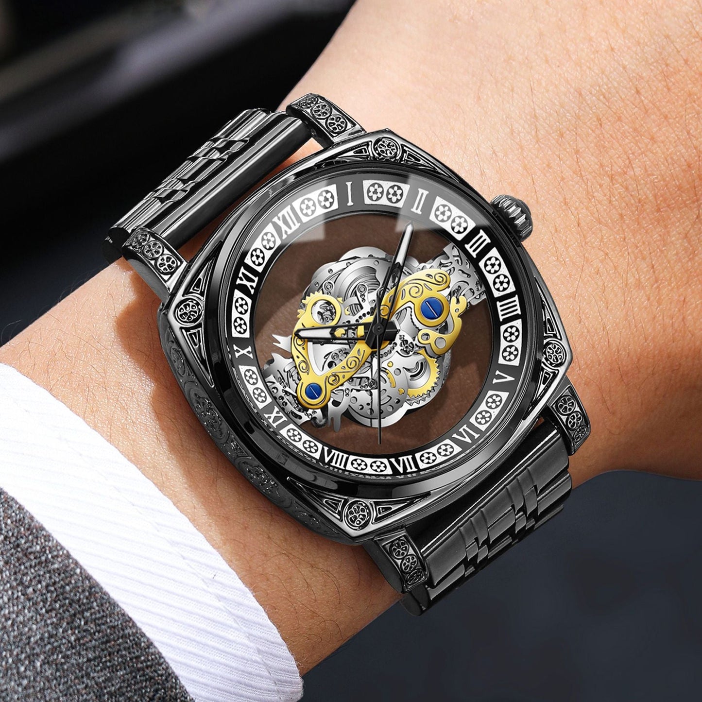 Montre analogique squelette de luxe